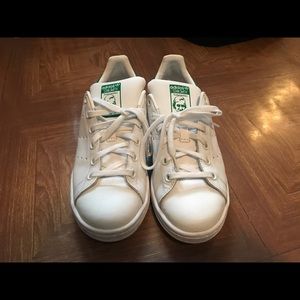 Classic Adidas Stan Smiths 7.5